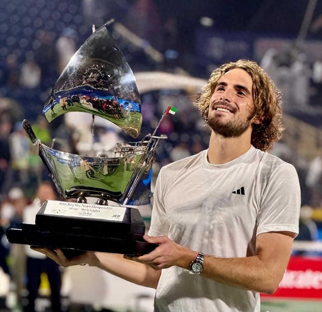 包含ATP总决赛完胜联合杯，西西帕斯统治全场的词条