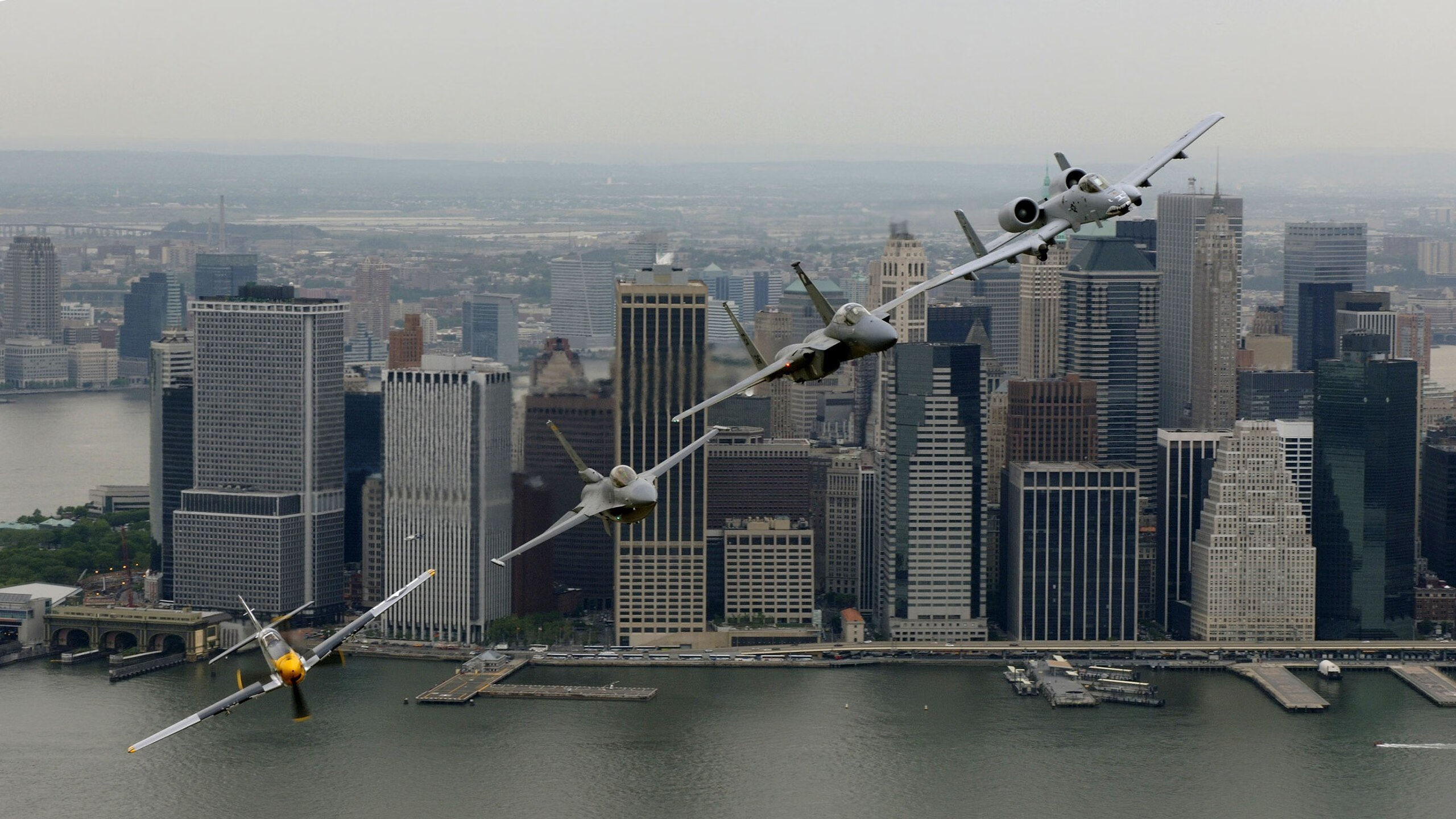 欧冠半决赛之夜,英格拉姆,那道撕裂钢铁防线的血色闪电