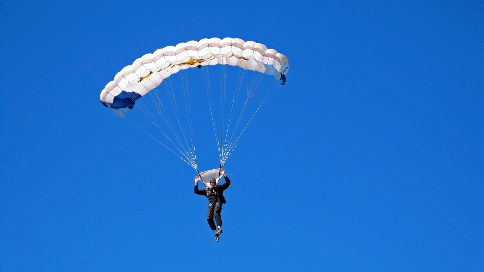 非典型舞台，终极表演，哈兰德在佛罗伦萨粉碎了几内亚什么？