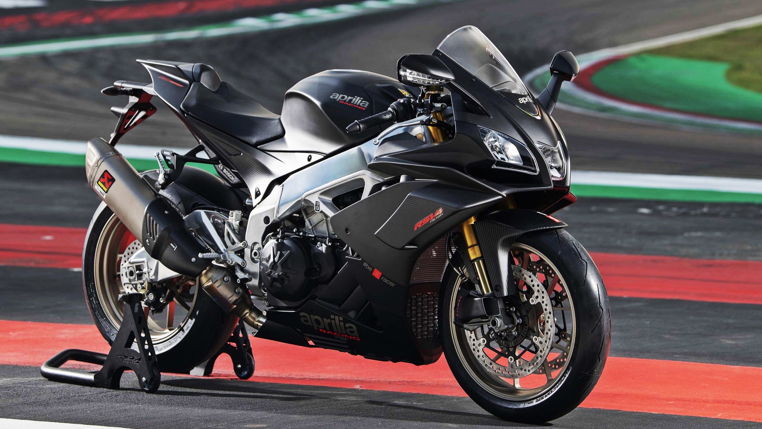 神兵天降！巴雷拉天神下凡，雷恩惊天逆转莱比锡，争冠之路豁然开朗