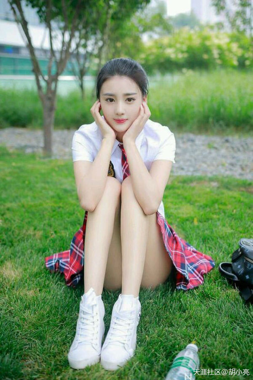 霍勒迪关键防守锁死广东，马刺团队篮球展现强势统治