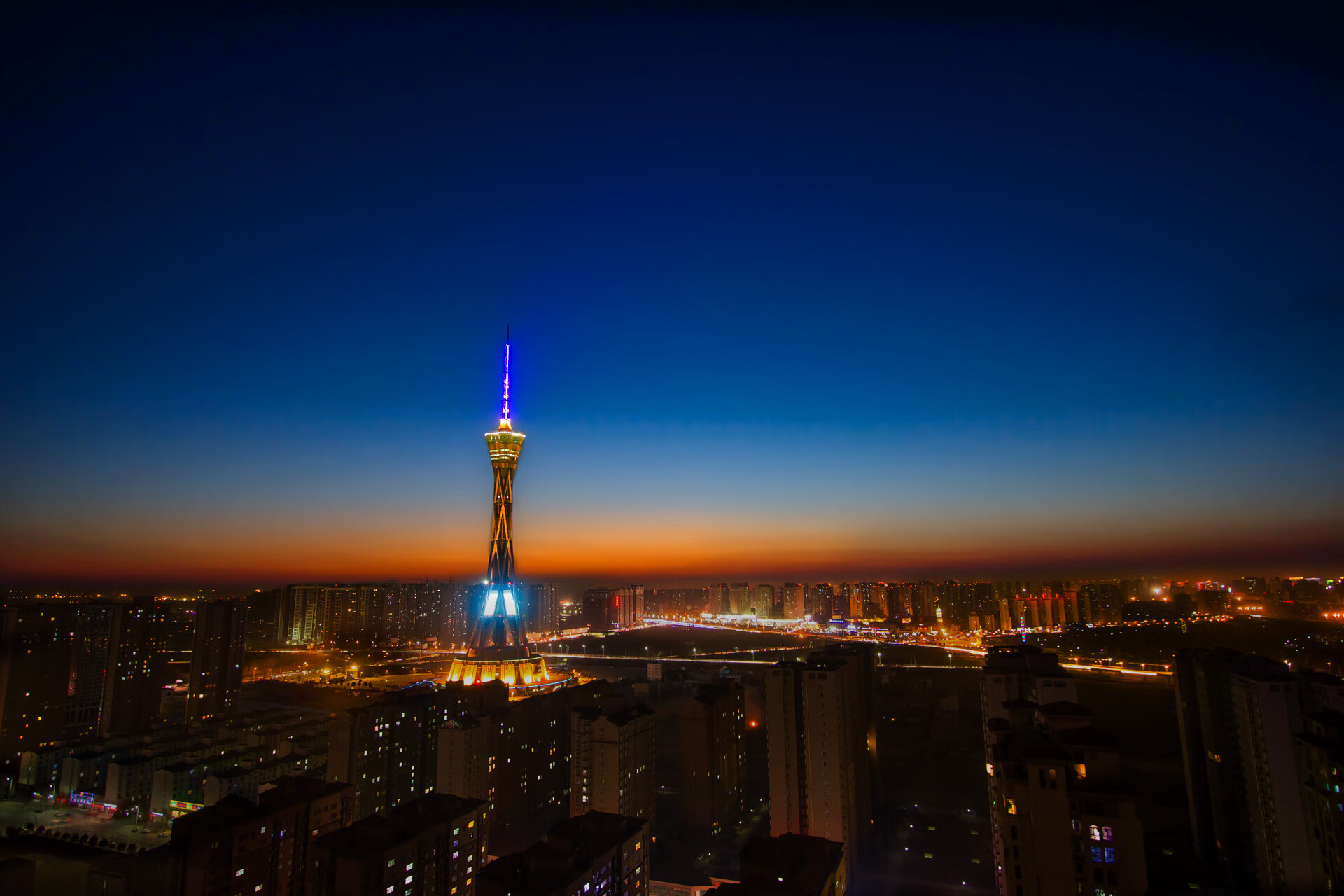 暗夜中的唯一光芒，南美火焰吞噬钢铁战车，京多安德式独舞难挽狂澜